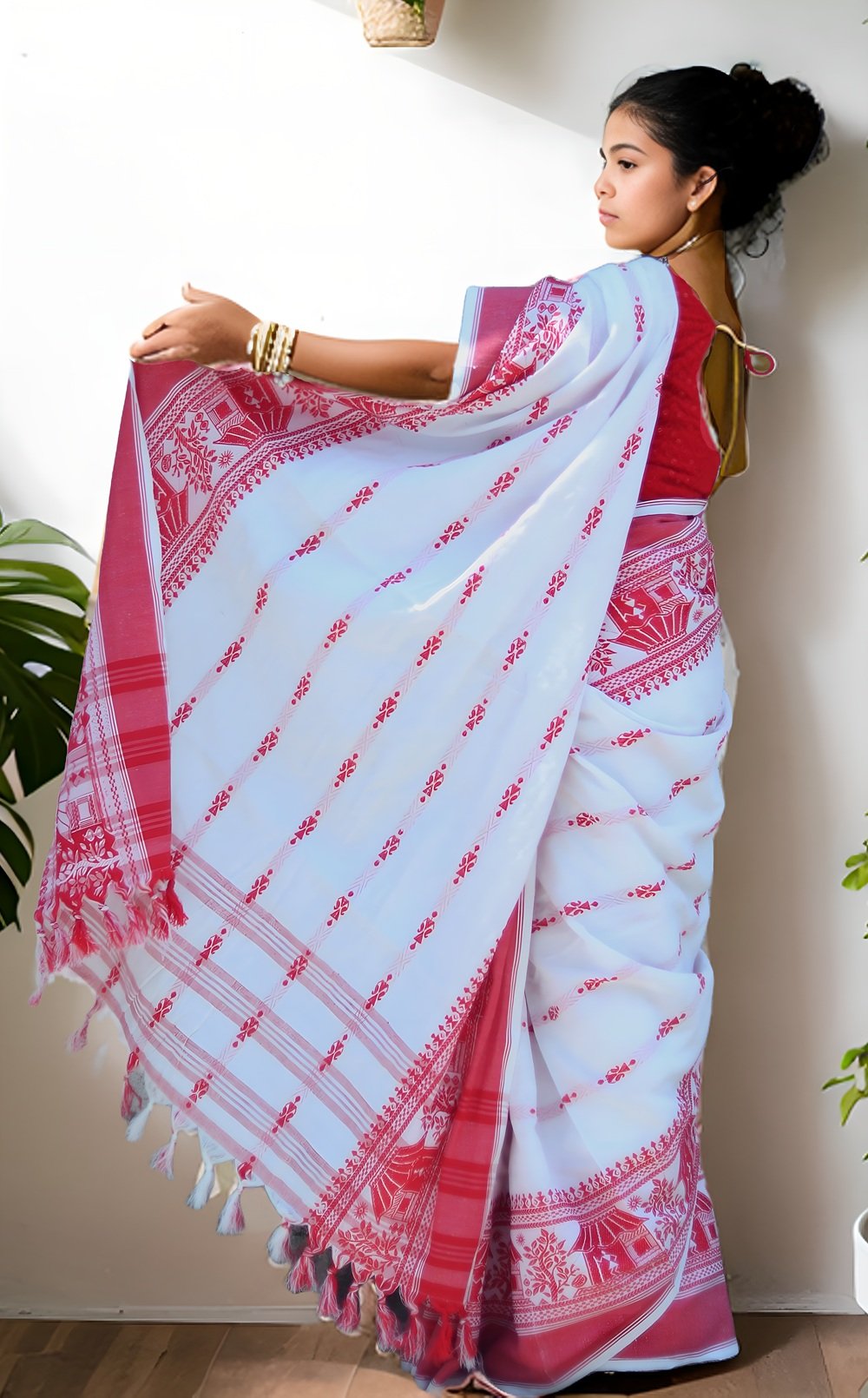 Women Warli Design Border Saree - Image 2